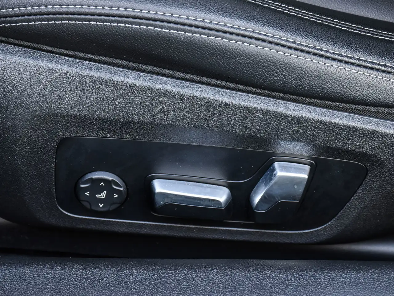 BMW 2 Series снимка BMW 2 Series