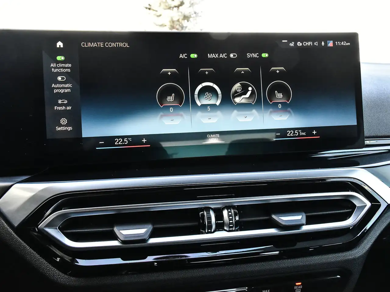 BMW 2 Series снимка BMW 2 Series