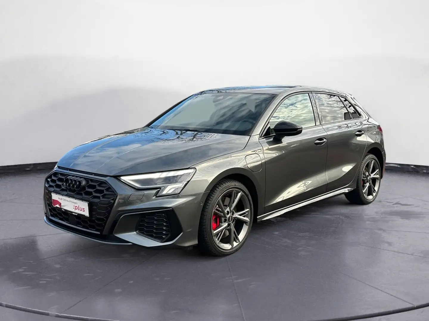 Audi A3 45 TFSIe S-line LED/MMI/Interface/E Grau - 2