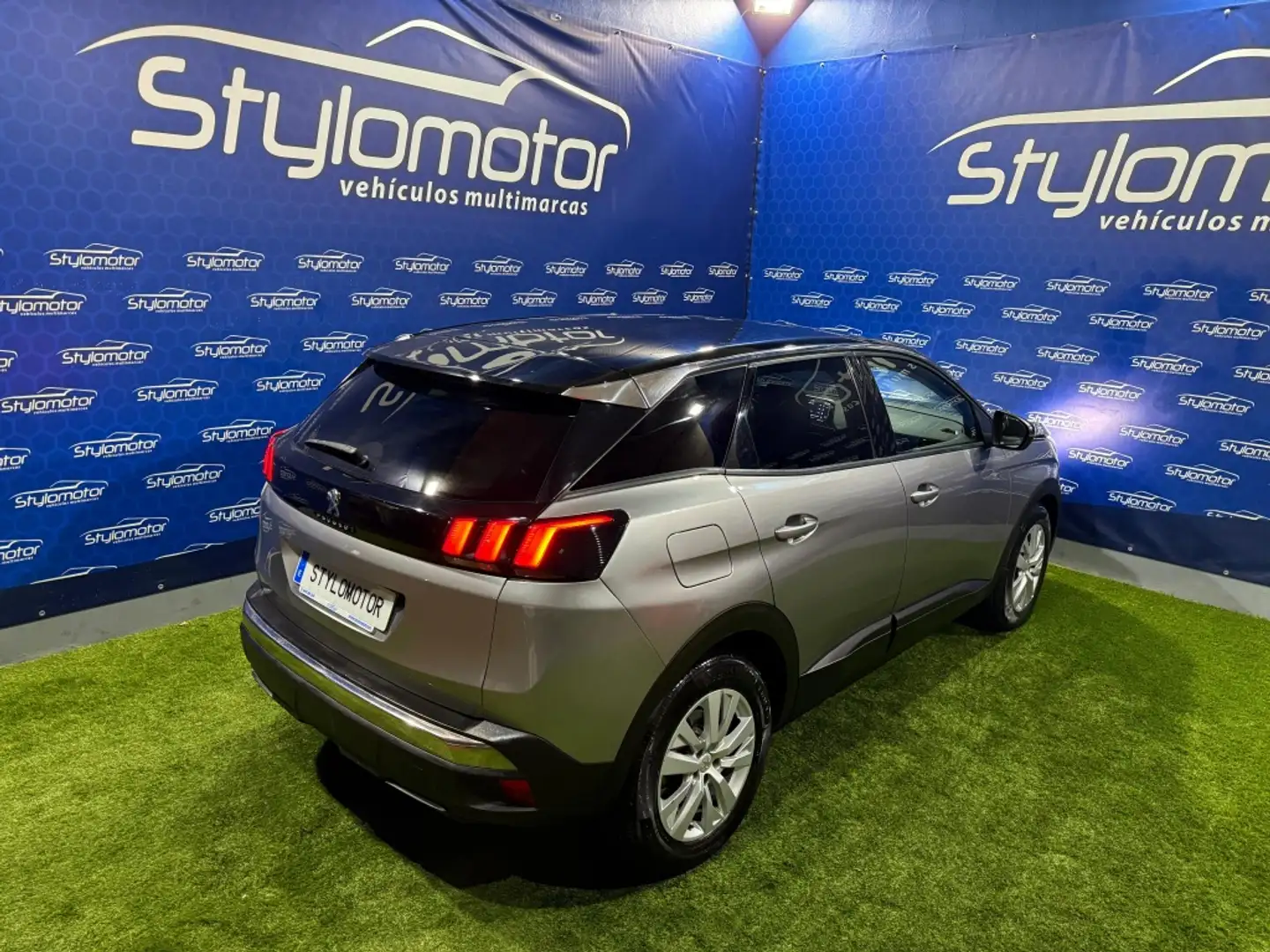 Peugeot 3008 1.5BlueHDi Active Pack S&S 130 Gris - 2