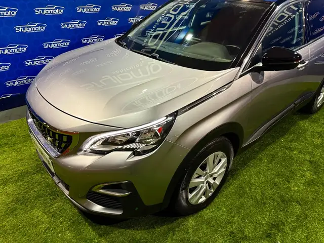 Peugeot 3008 view 3