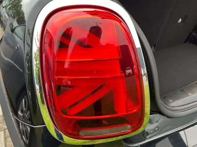 Mini Hatch view 11