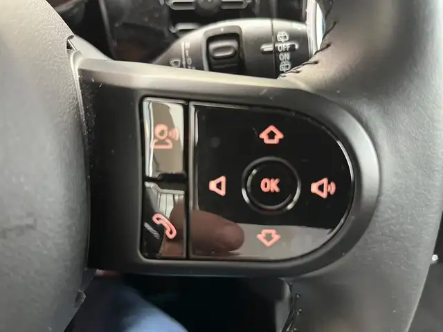 Mini Hatch view 8