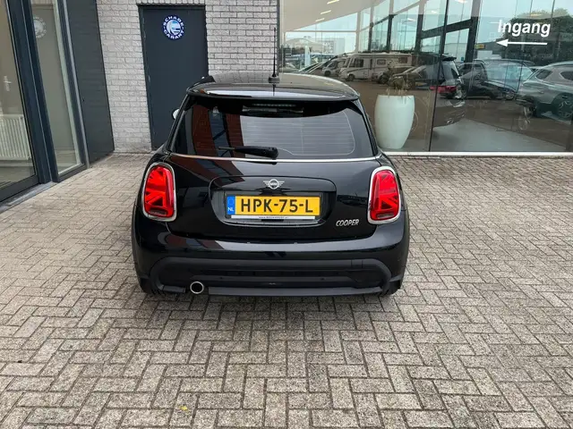Mini Hatch view 2
