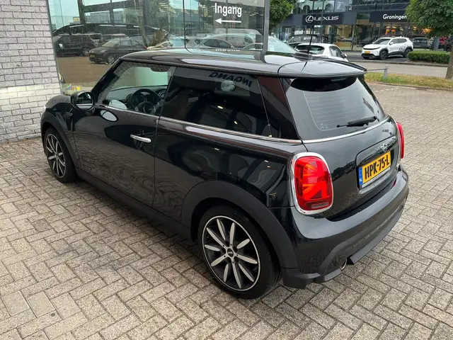 Mini Hatch view 5