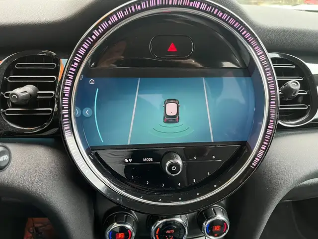 Mini Hatch view 6