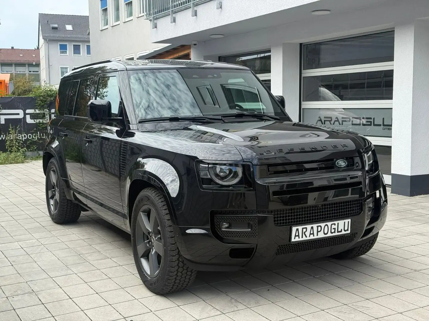 Land Rover Defender 3.0 D250 X-Dynamic SE 110 PANO*AHK*25' Noir - 1