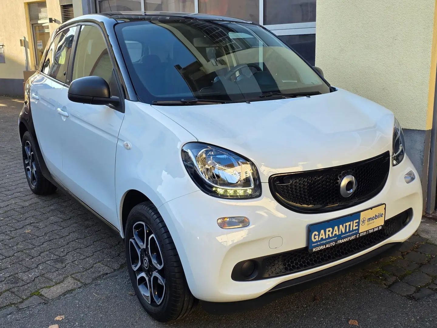 smart forFour Aut*1Hand* Pano* Navi* Camera* Garantie Noir - 2