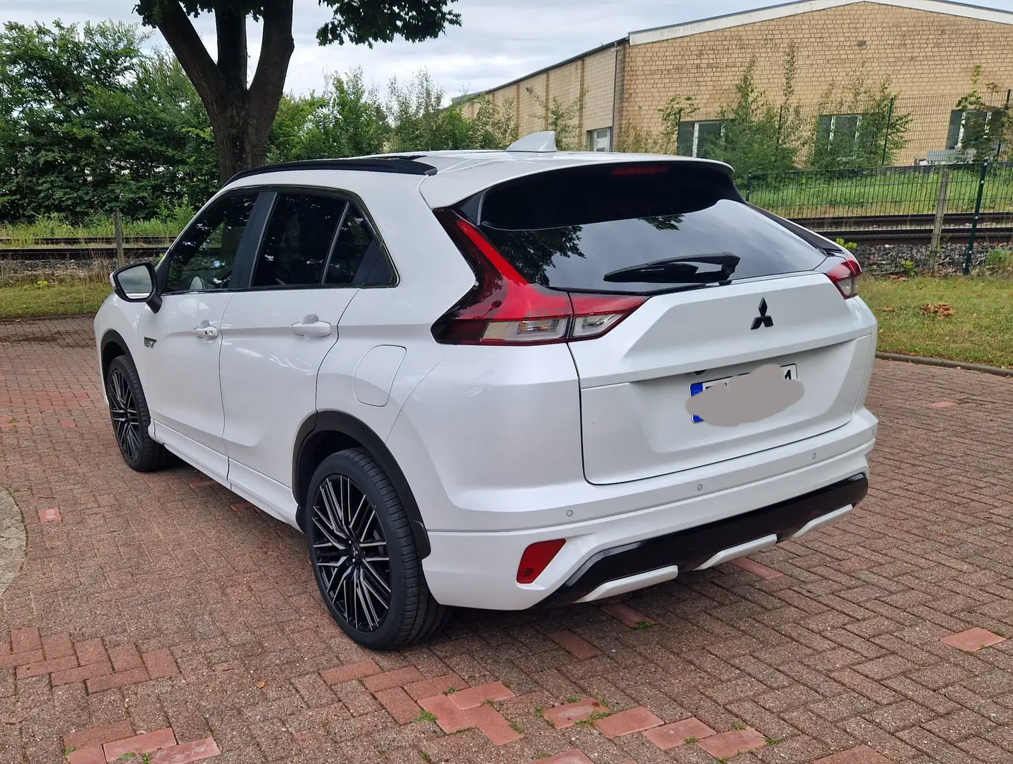 Mitsubishi Eclipse Cross Eclipse Cross Plug-In Hybrid 4WD Top Tuning 20" Weiß - 2