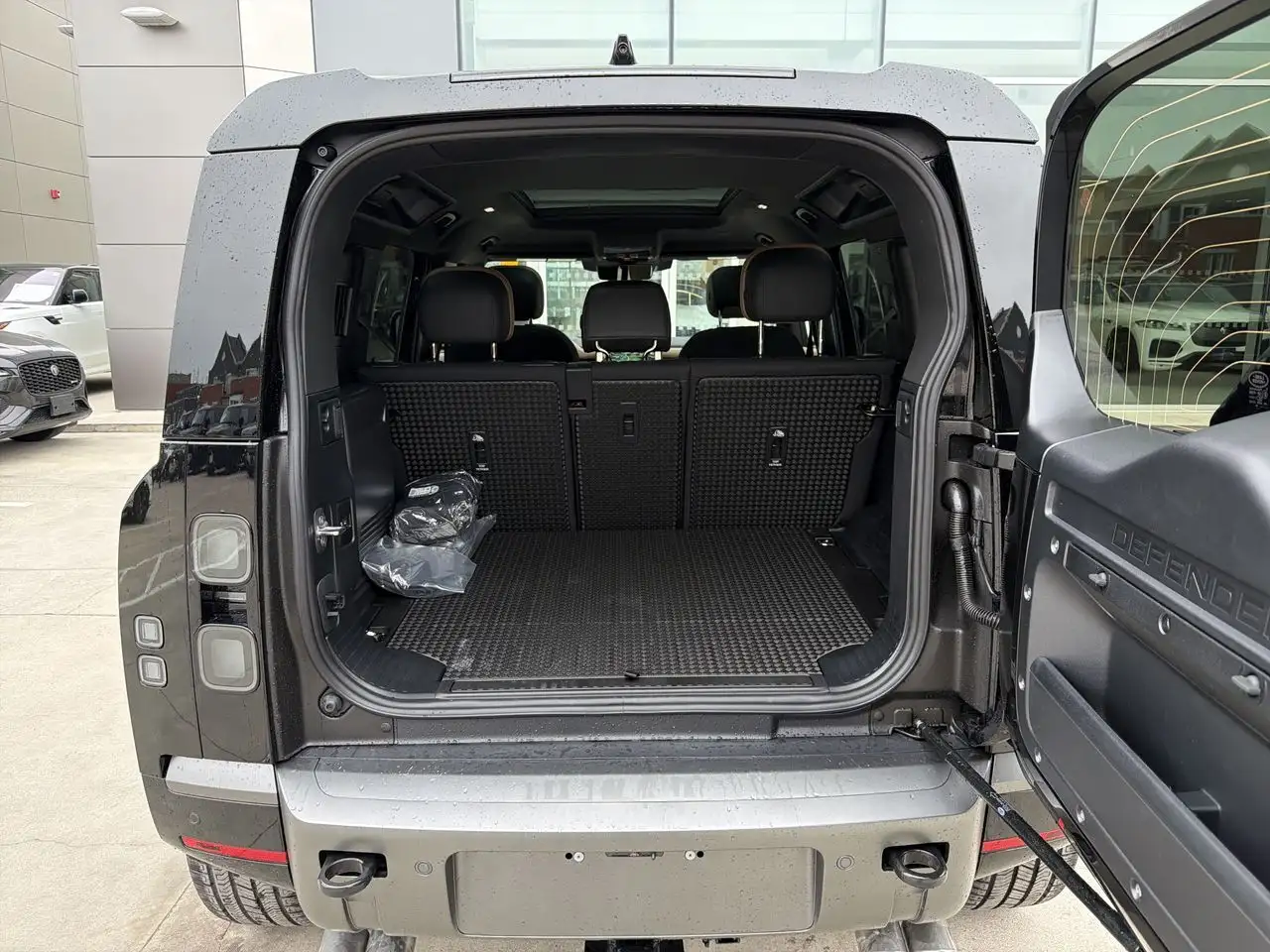 Land Rover Defender снимка Land Rover Defender