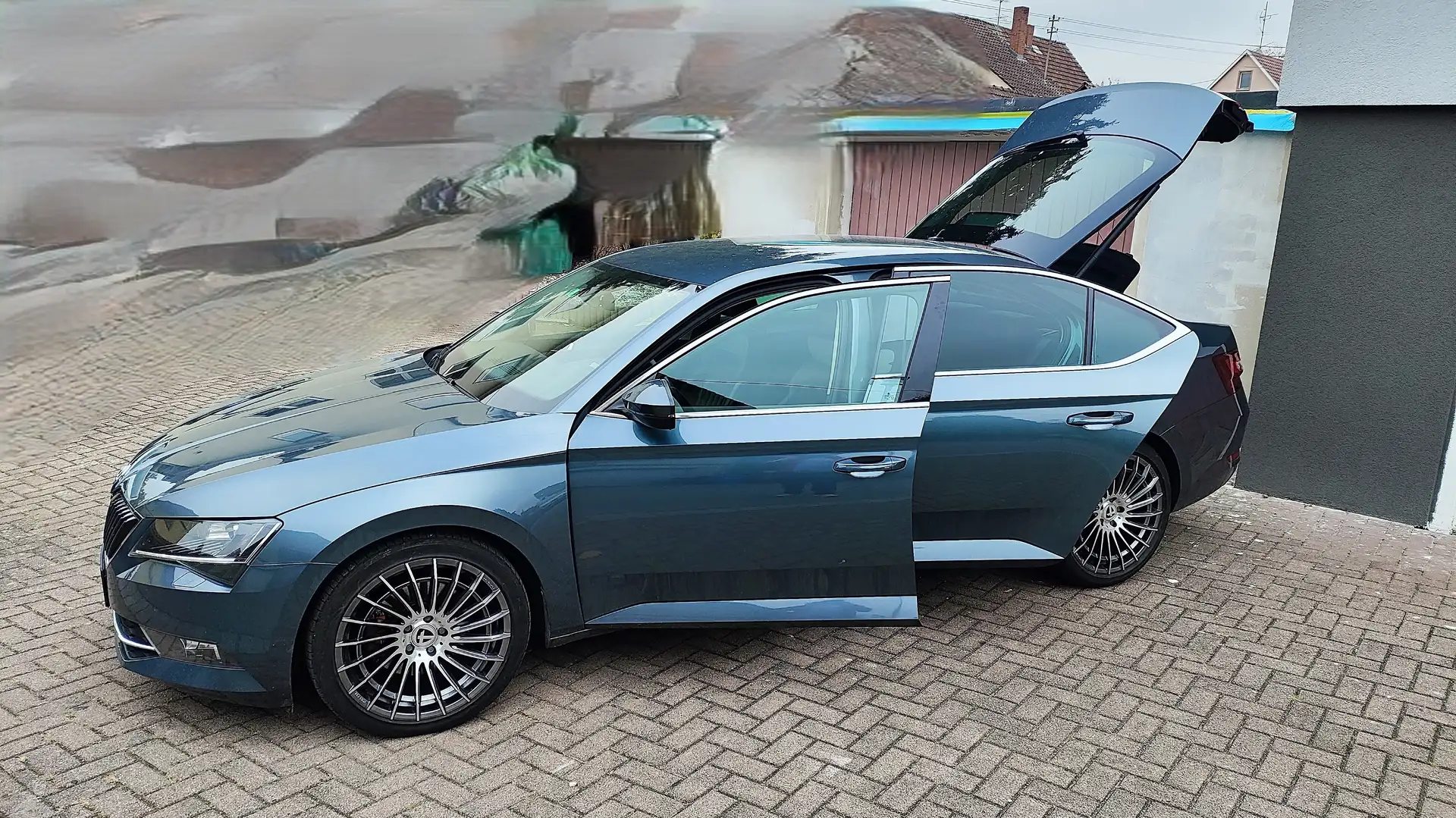 Skoda Superb Superb III Diesel 2.0 TDI DSG Style Grau - 2