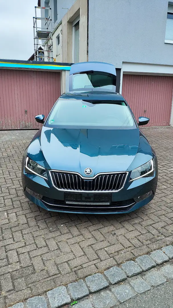 Skoda Superb Superb III Diesel 2.0 TDI DSG Style Grau - 1