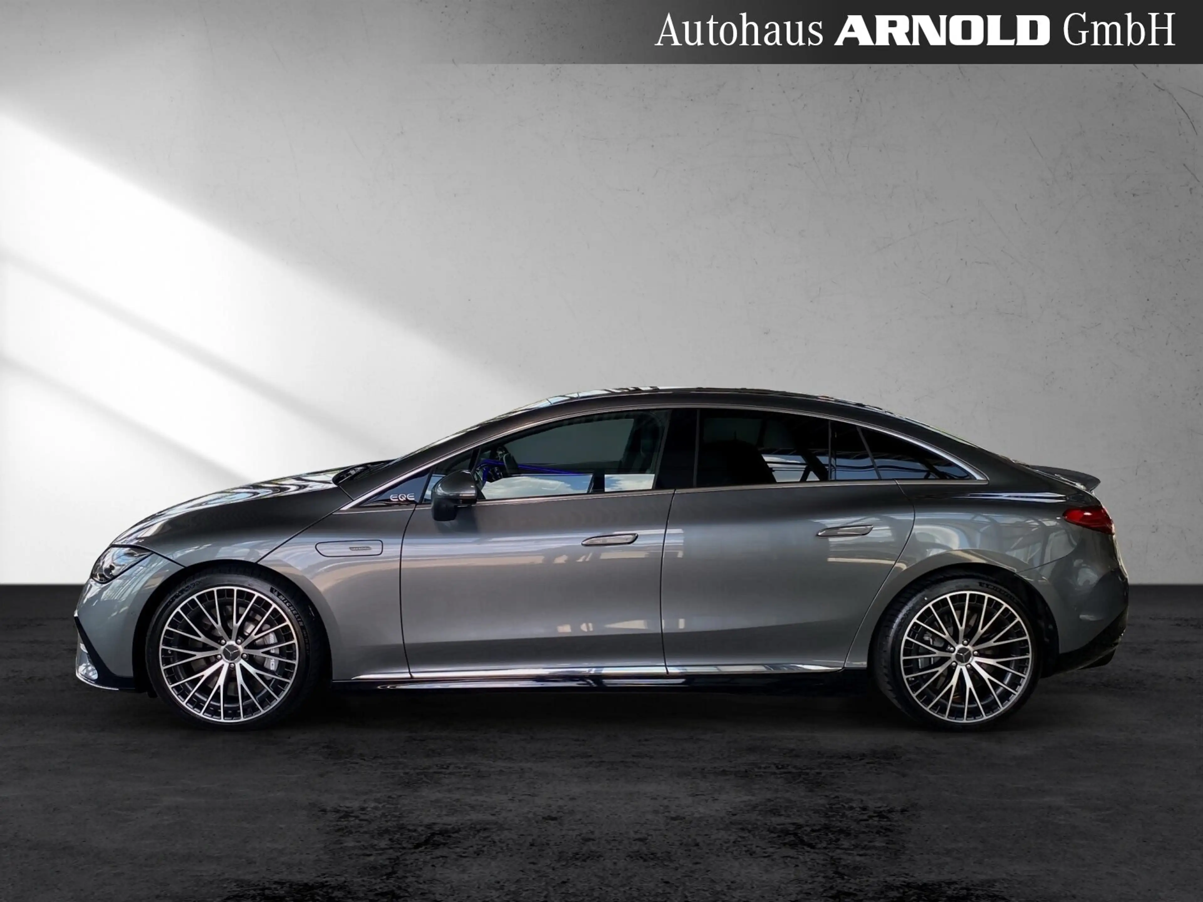 Mercedes-Benz EQE 43 Mercedes-AMG EQE 43 4M HYPERSCREEN AIRM HUD Pano — photo 3