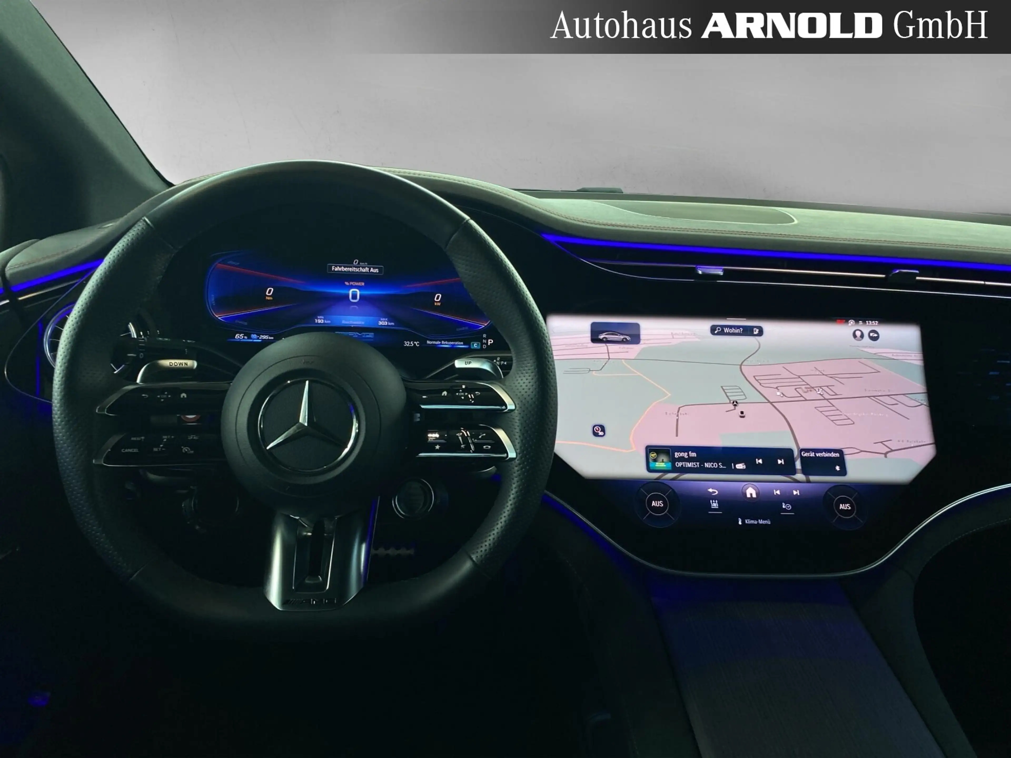 Mercedes-Benz EQE 43 Mercedes-AMG EQE 43 4M HYPERSCREEN AIRM HUD Pano — photo 9