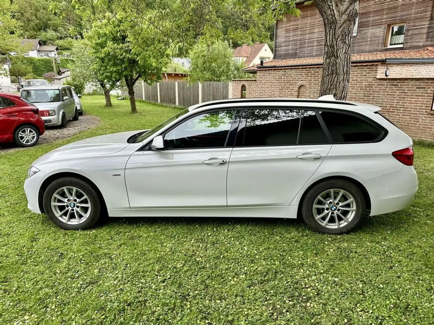 BMW 318 d xDrive Sport Line ''Erni'' Weiß - 2