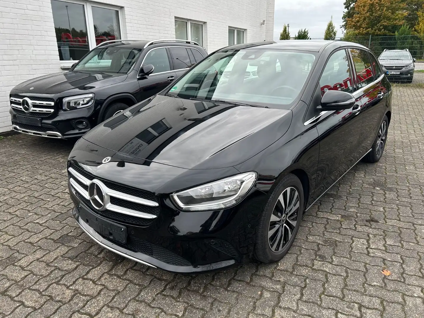 Mercedes-Benz B 220 d DCT Style Navi Totwinkel Digital AHK Schwarz - 1