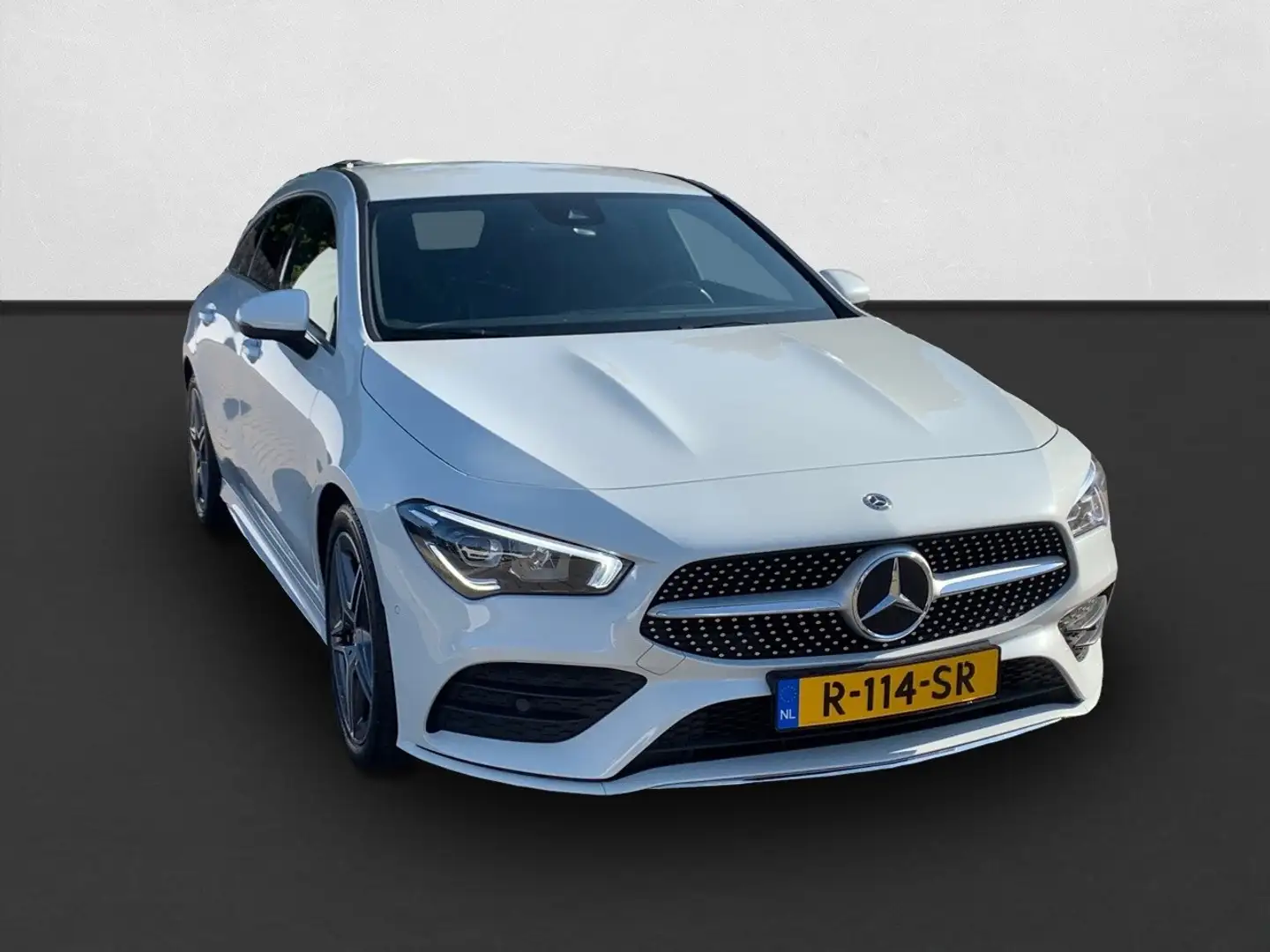 Mercedes-Benz CLA 200 Shooting Brake Business Solution AMG / AUTOMAAT / Blanc - 2