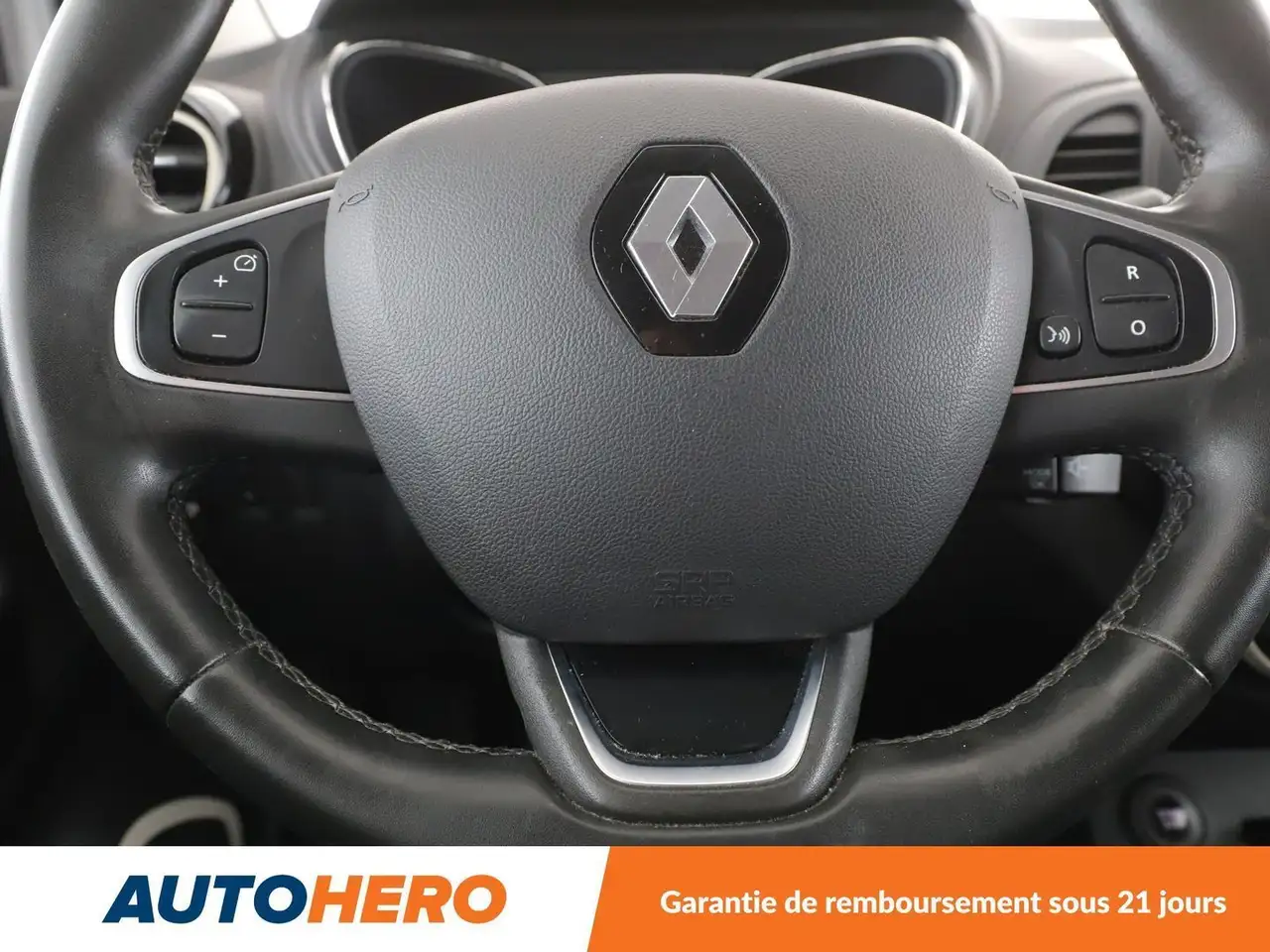 Renault Captur — photo 19