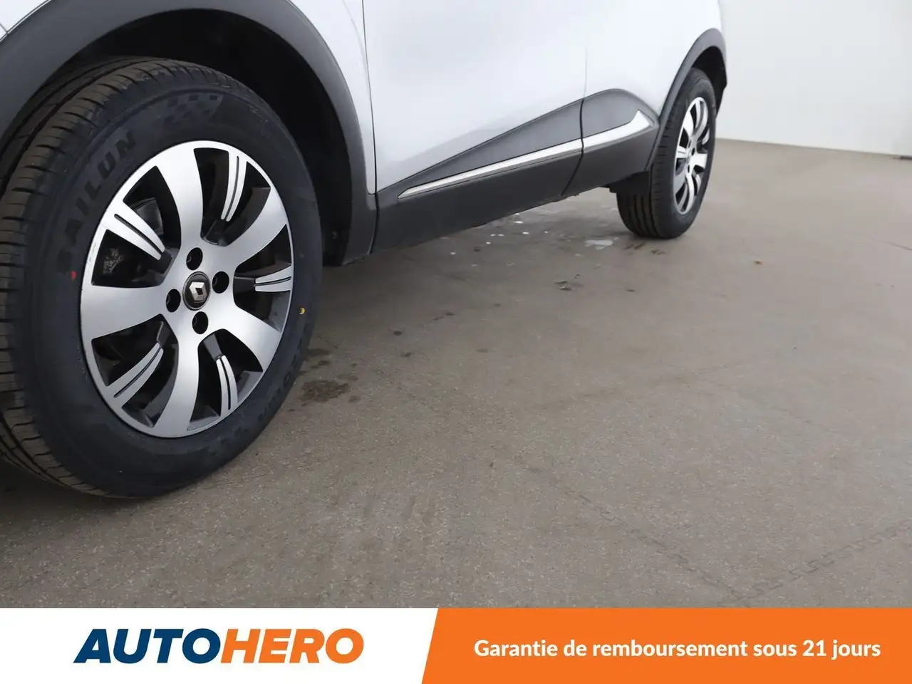 Renault Captur — photo 32