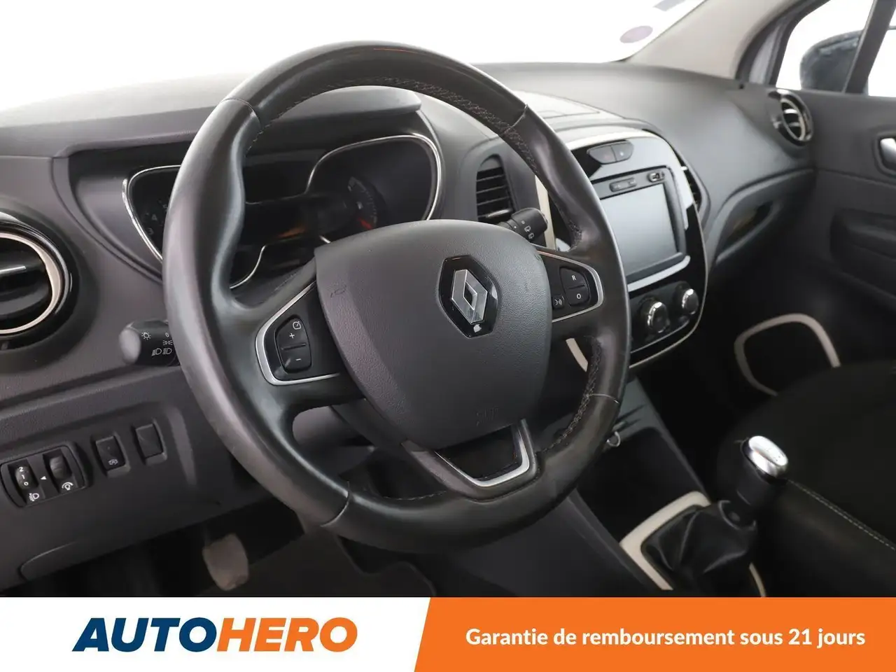 Renault Captur — photo 11