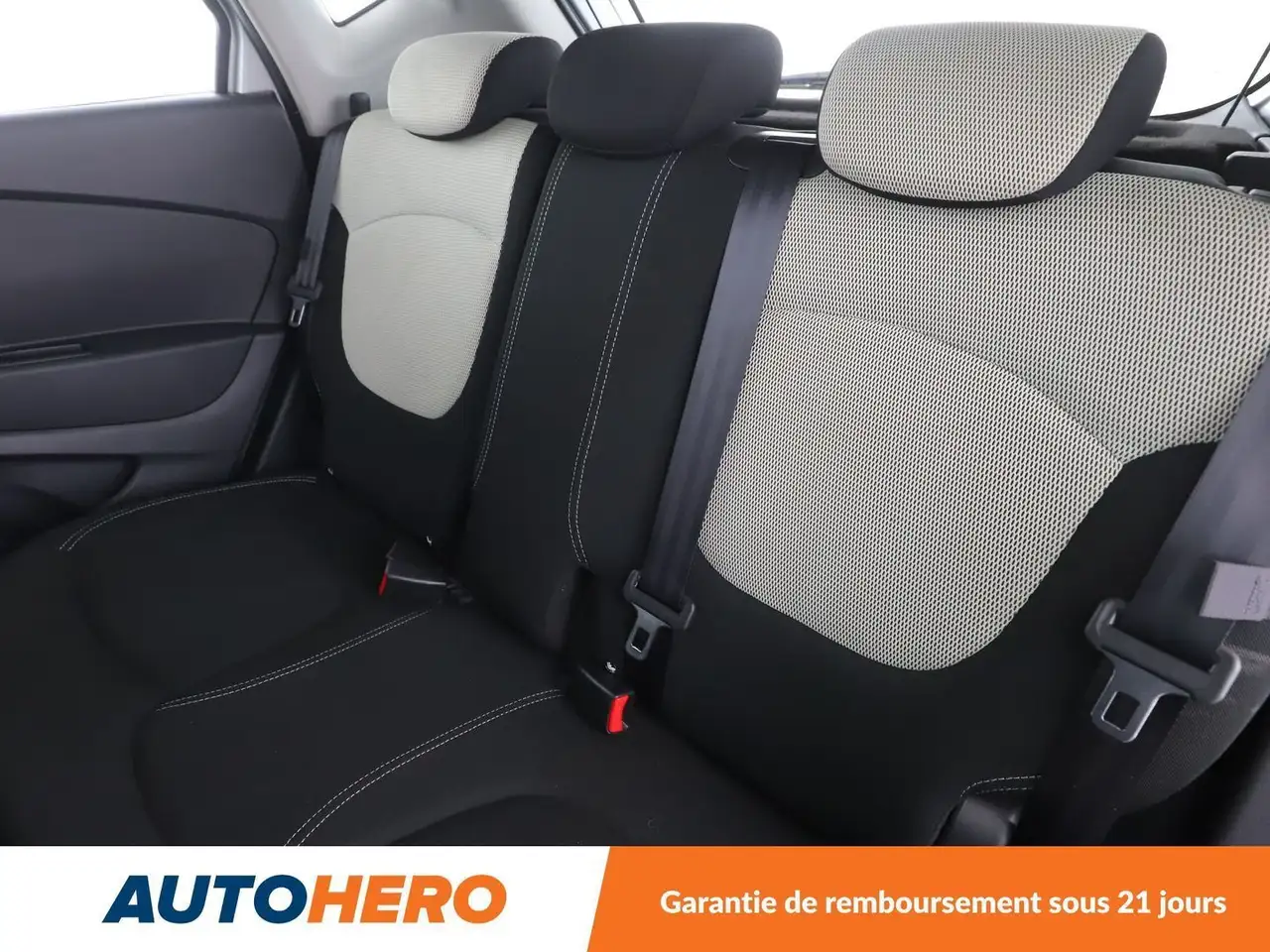 Renault Captur — photo 14