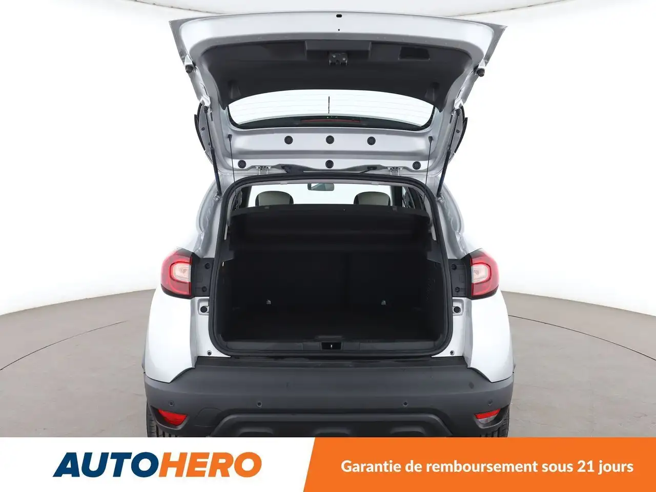 Renault Captur — photo 16