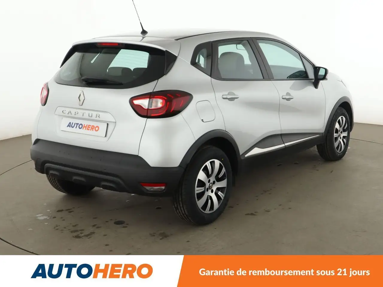 Renault Captur — photo 6