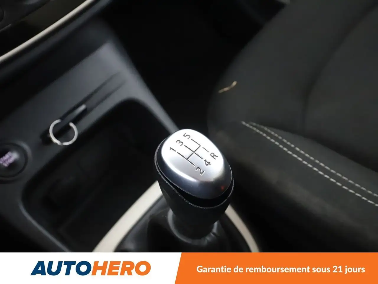 Renault Captur — photo 27
