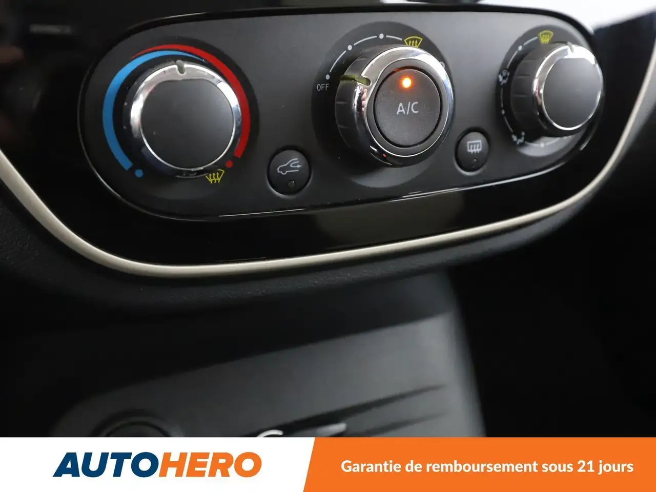 Renault Captur — photo 26
