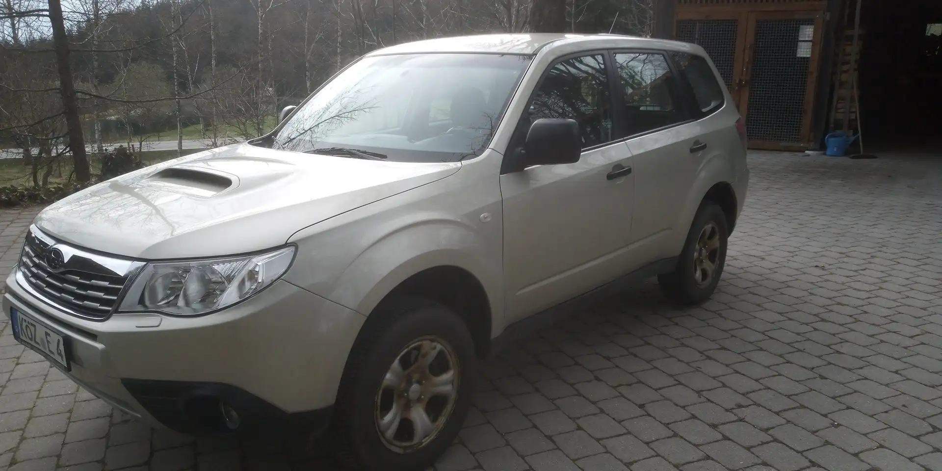 Subaru Forester Forester 2.0D Active Silber - 2