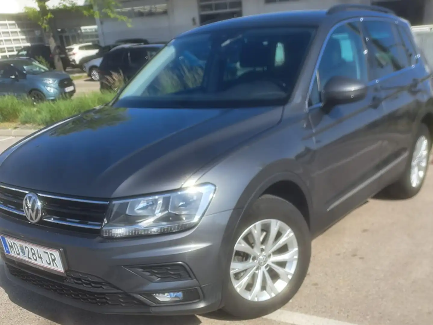 Volkswagen Tiguan Tiguan 2,0 TDI SCR Comfortline DSG Comfortline Grau - 1