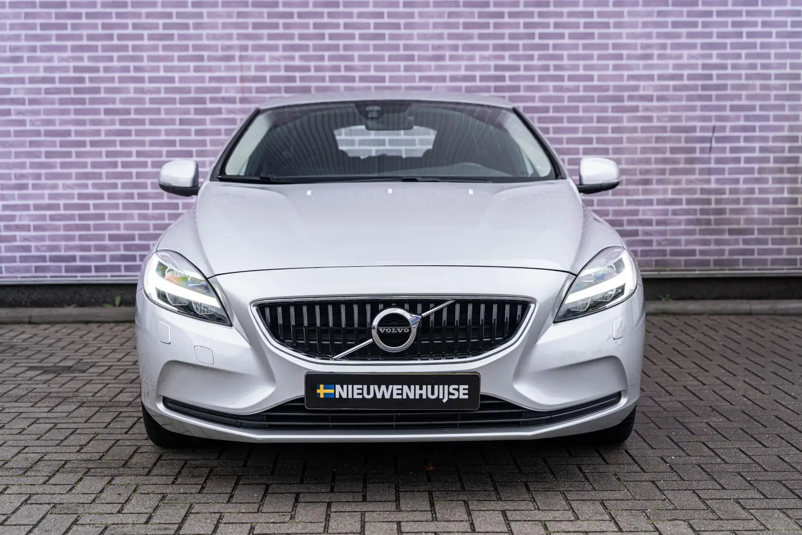 Volvo V40 1.5 T3 Nordic+ | Navi | Stoelverwarming | Park Ass Gris - 2