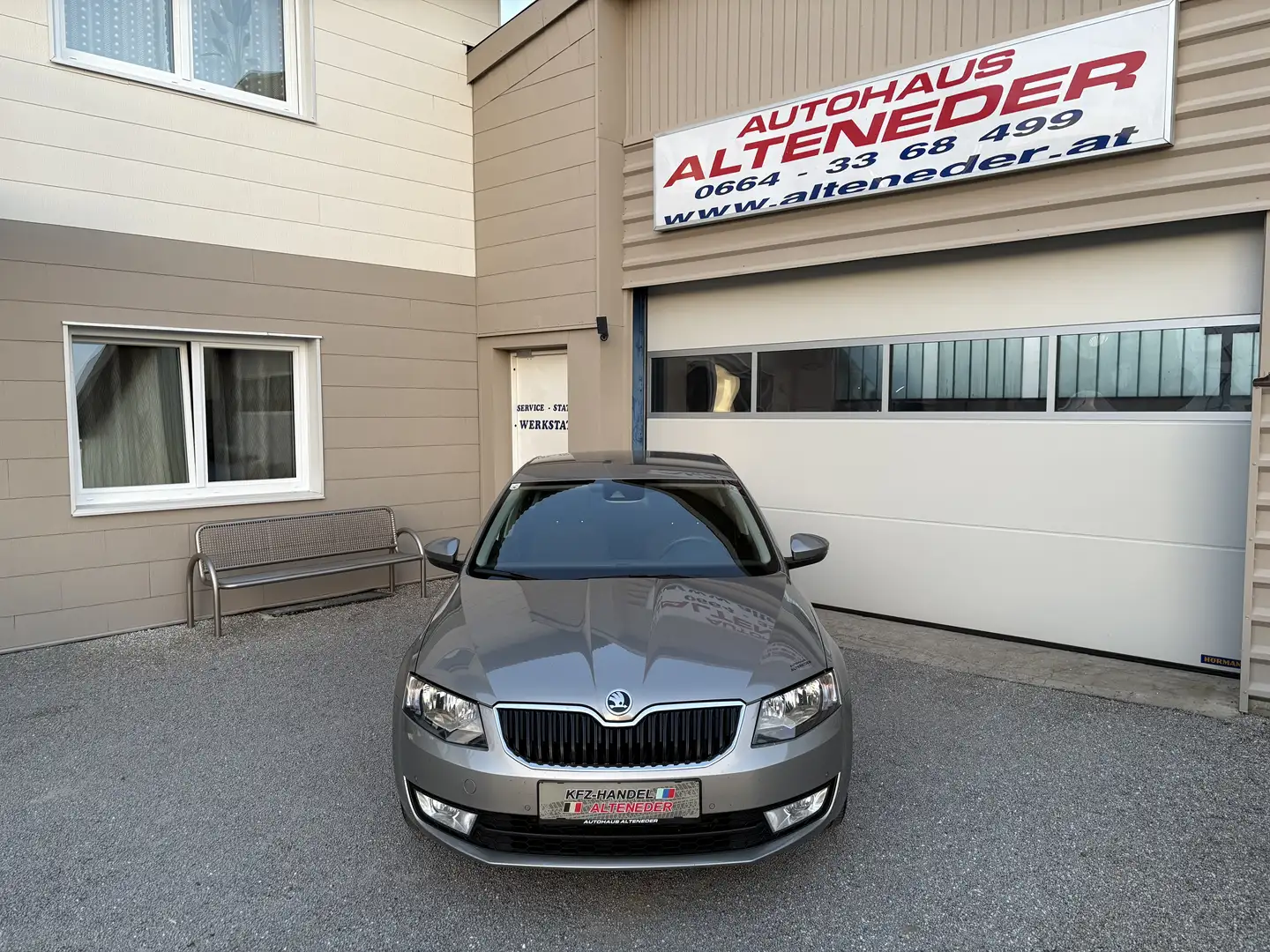 Skoda Octavia Octavia Lim. 1,4 TSI Elegance SITZH TEMP PDC Beige - 2