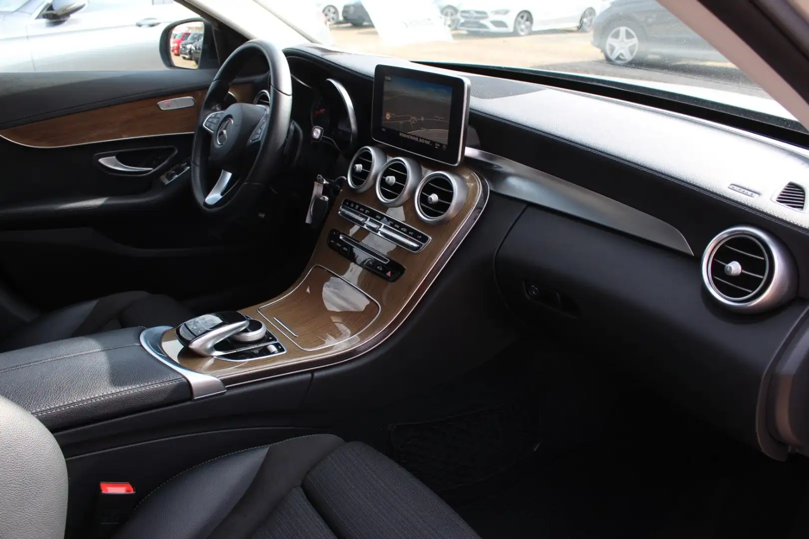 Mercedes-Benz C 400 T 4M*AMG*1. Hd.*COMAND*LED*NIGHT*EXCLUSIVE Ezüst - 2