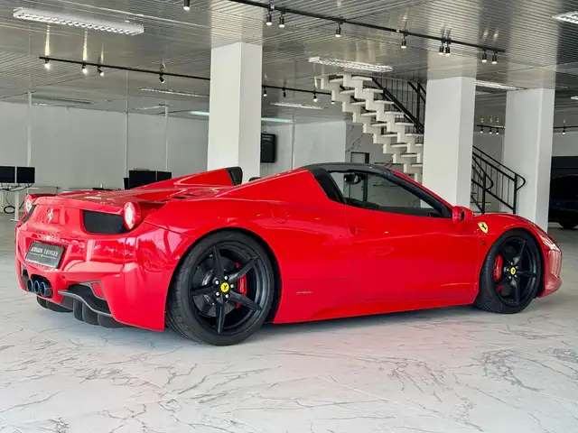 Ferrari 458 view 4