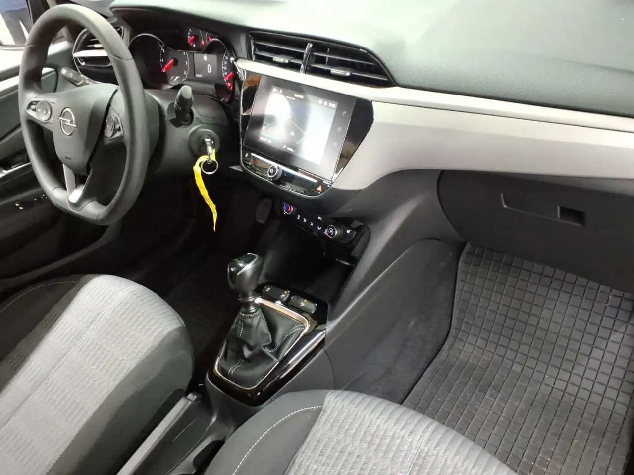 Opel Corsa 1.2T Edition Navi PDC KAM SHZ, миниатюра 9