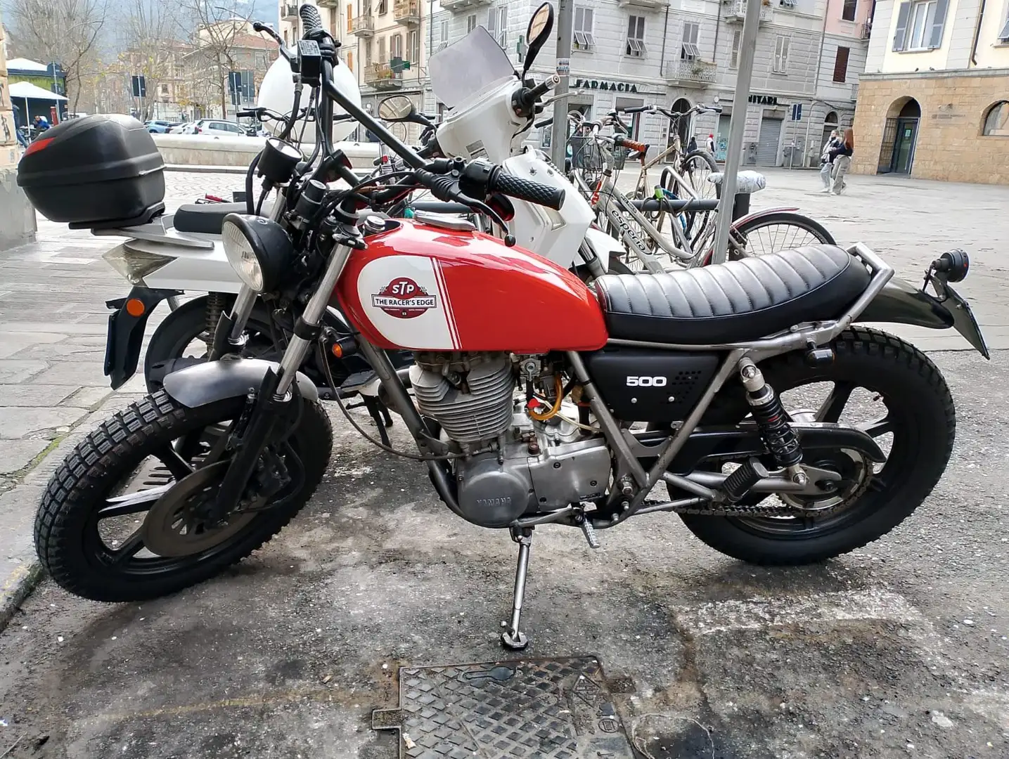 Yamaha SR 500 scrambler Roşu - 1