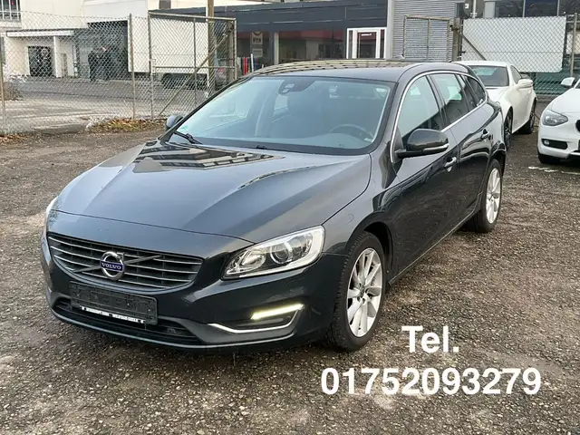 Volvo V60 Summum T3 Autom * Leder * Navi * Xenon !