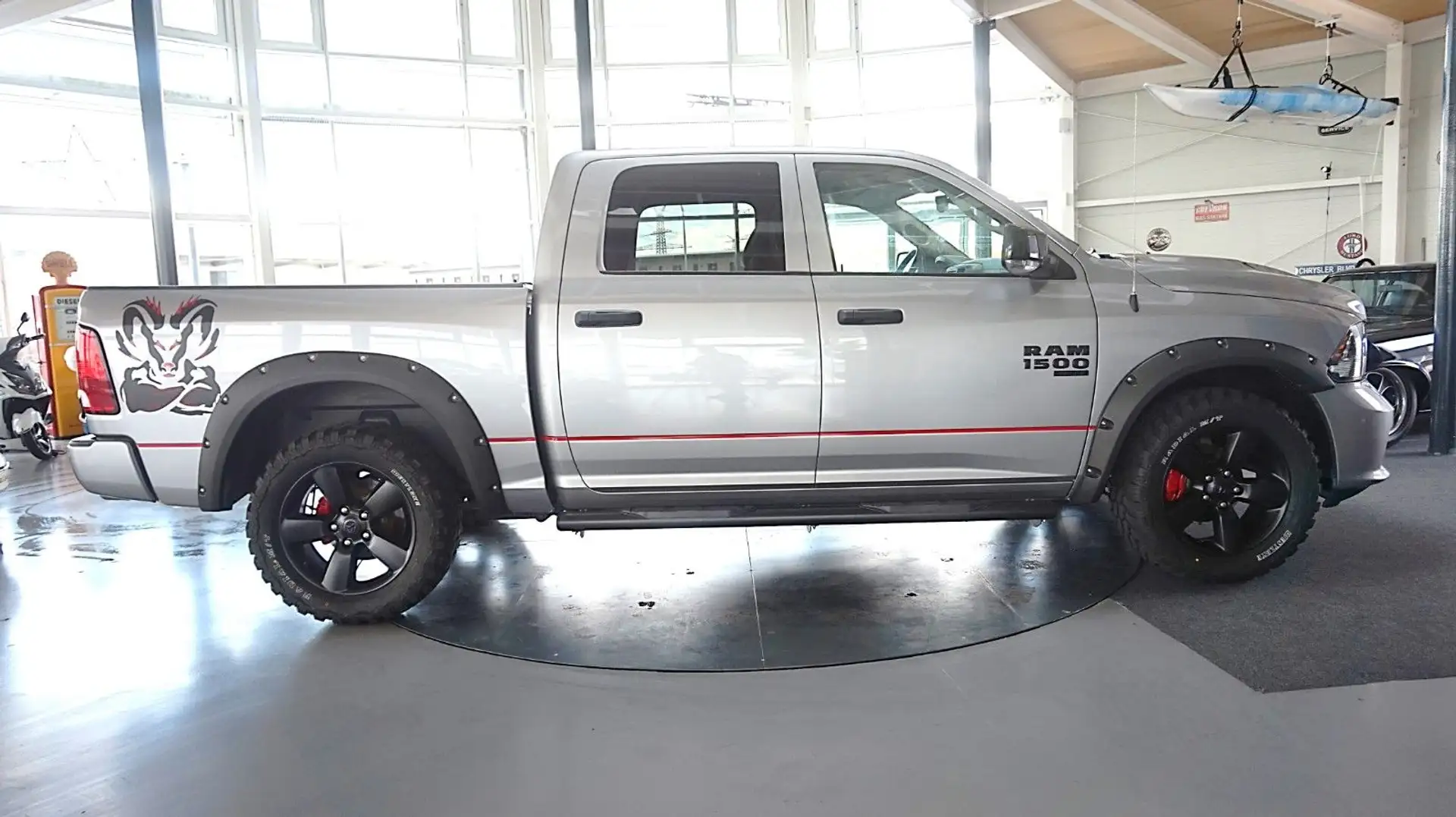 Dodge RAM 1500 HEMI 5.7 SPORT*Crew-Cab*4x4*hoch-breit Argent - 2