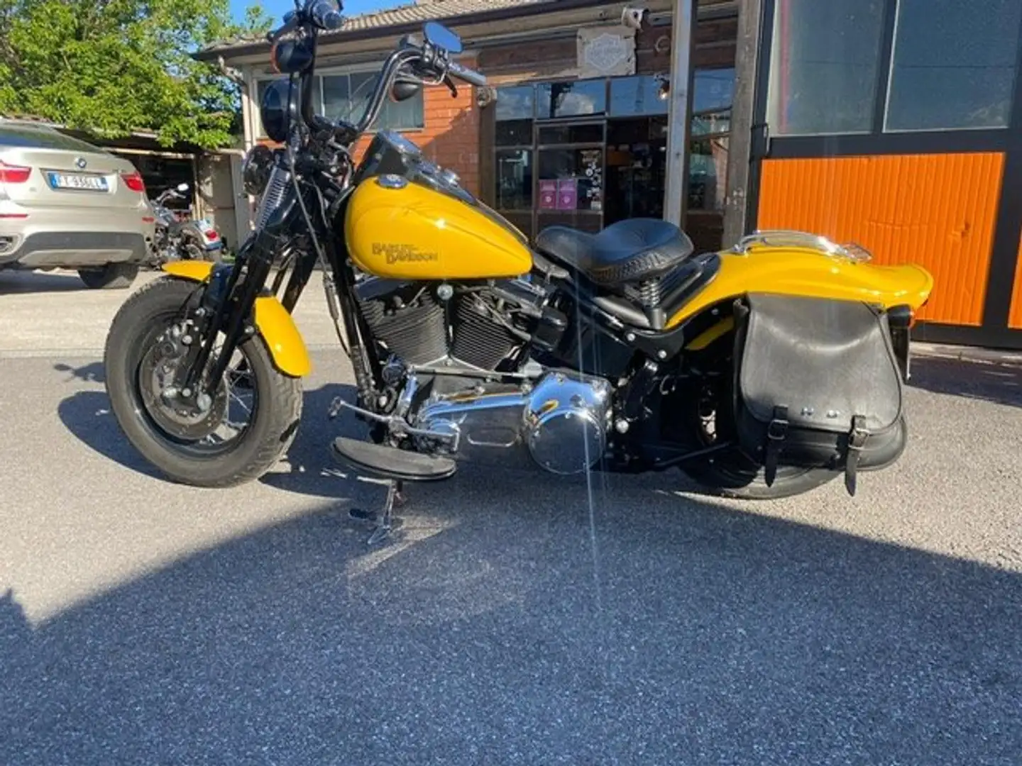 Harley-Davidson Softail Springer Yellow - 2