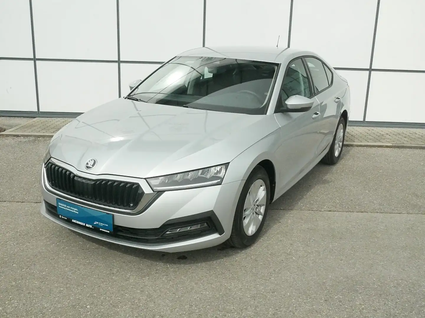Skoda Octavia 2,0 TDI Ambition DSG, Tempomat, Freisprecheinri... Silber - 2