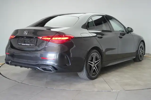 Mercedes-Benz C-Class view 4