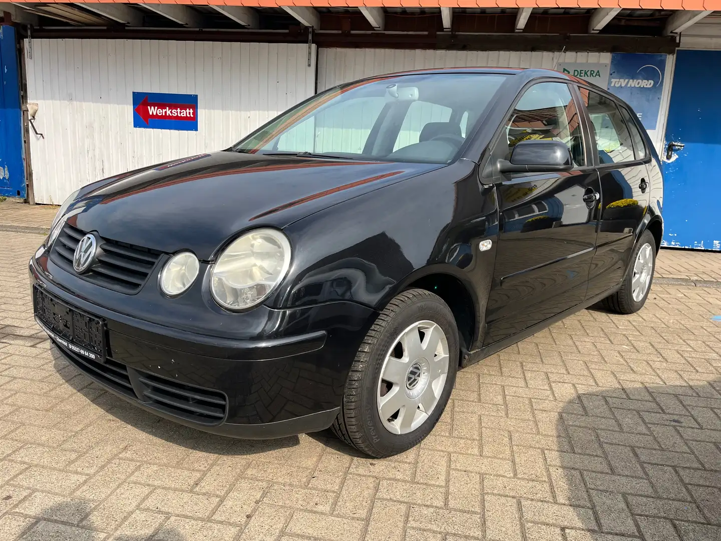 Volkswagen Polo 1.2i Cricket, 64PS-ATM 77.000 Km, TÜV 4.2027 Schwarz - 1