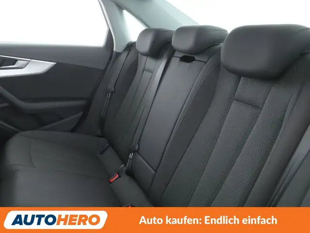 Audi A4 view 14