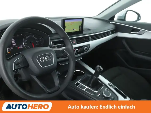 Audi A4 view 11