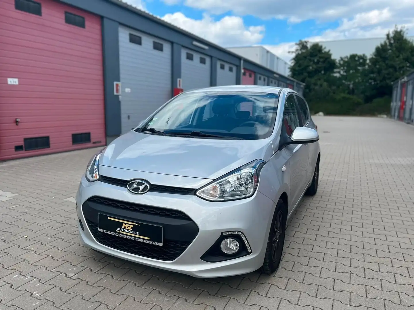 Hyundai i10 FIFA World Cup Edition Silber - 1