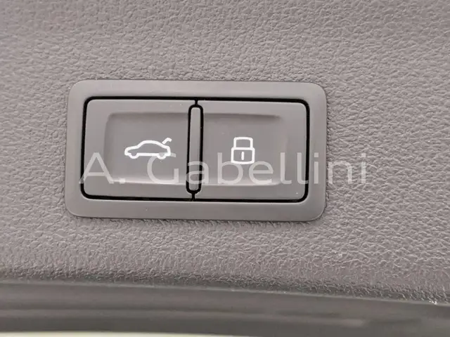 Audi A6 view 8