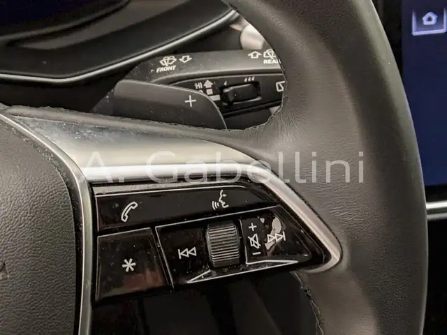Audi A6 view 11