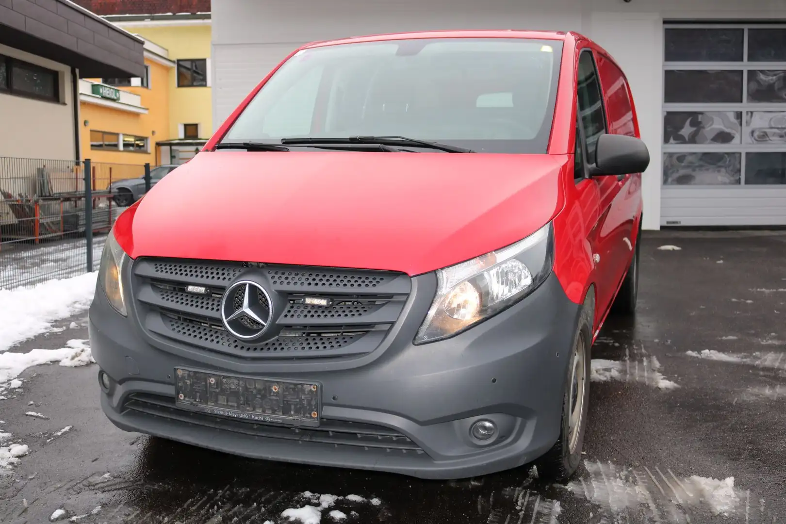 Mercedes-Benz Vito Tourer Pro 116 BlueTEC lang Rot - 1