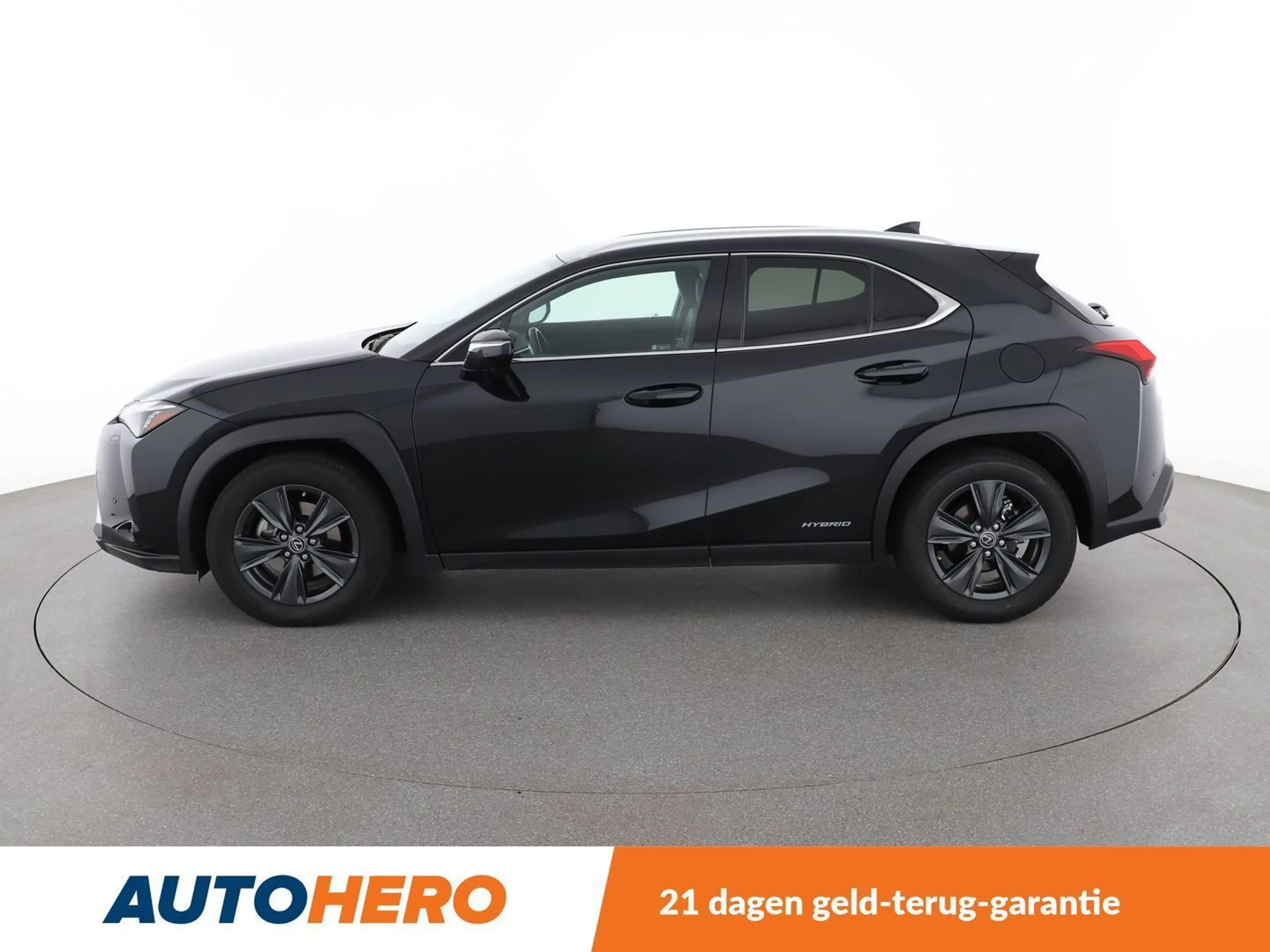 Lexus UX 250h UX 250h E-Four Luxury Line — photo 3